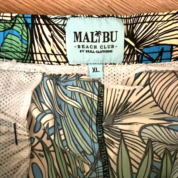 Malibu Beach Club, Tropical Print Swim-trunks, Excellent Condition, Size XL - Picture 4 of 8